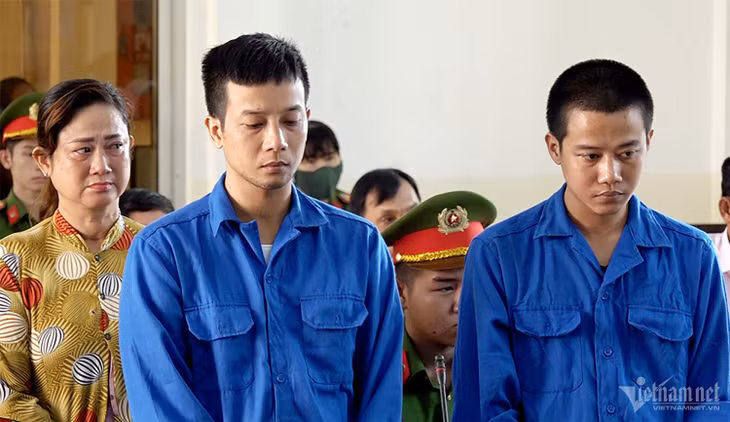 Các bị cáo tại phiên toà. Ảnh: Tiến Tầm