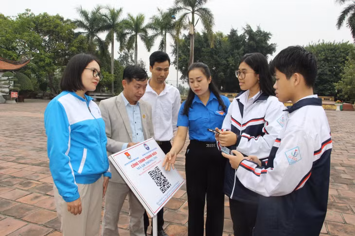Thị Đoàn Quảng Yên chỉ đạo gắn 15 bảng mã QR thông tin tại các di tích.
