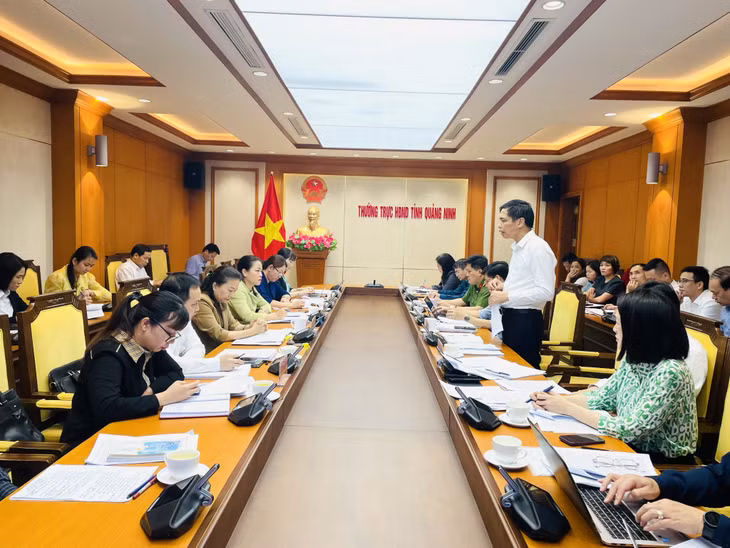 Quang cảnh buổi làm việc.