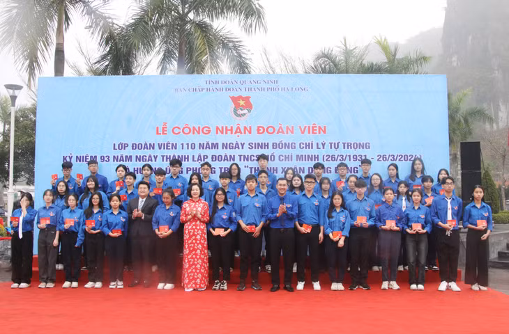 Lớp đoàn viên nhân kỷ niệm 110 năm ngày sinh đồng chí Lý Tự Trọng của Thành Đoàn Hạ Long đều là những đoàn viên ưu tú.
