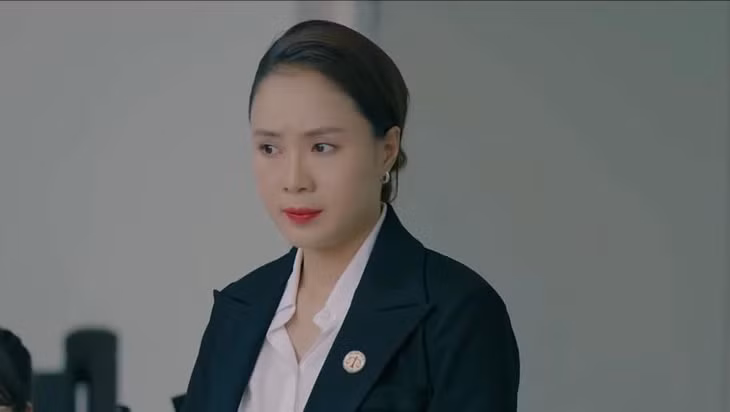 Việc xây dựng các nhân vật thiếu thực tế phần lớn xuất phát từ việc thiếu biên kịch, biên tập tài năng.