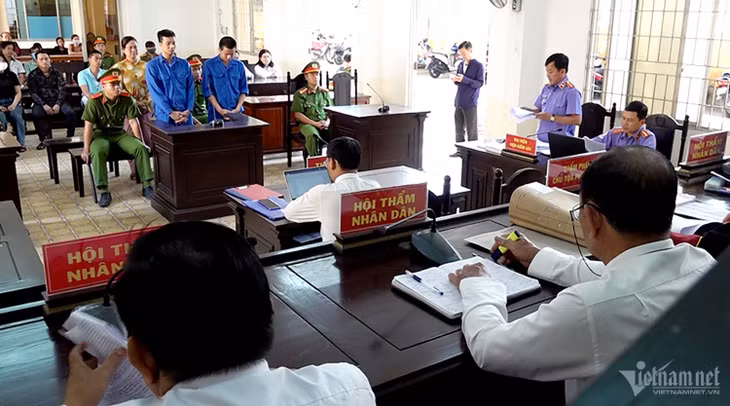 Toàn cảnh phiên toà. Ảnh: Tiến Tầm