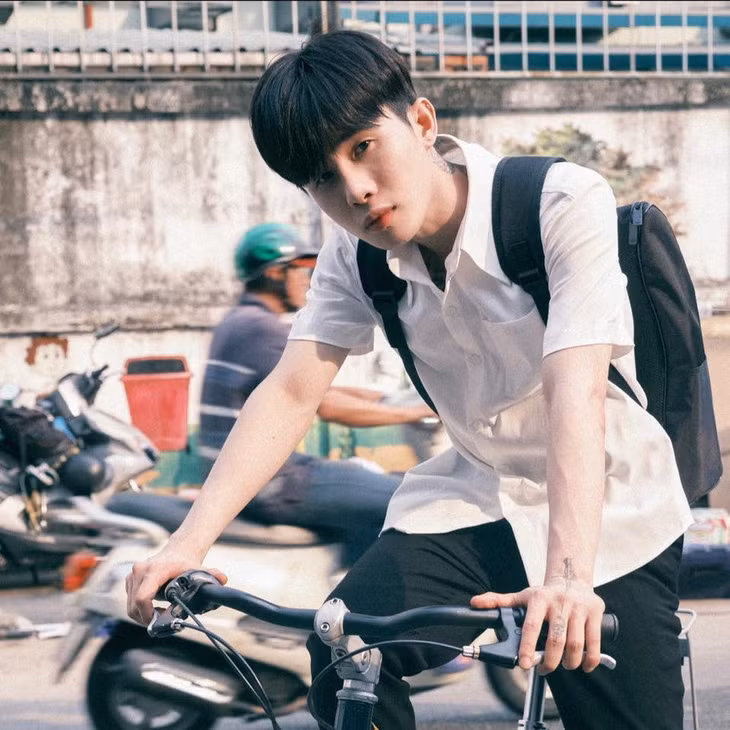 Hai năm gần đây, lượt xem MV, lượt nghe các sản phẩm âm nhạc của Jack trên nhiều nền tảng suy giảm mạnh. Dù các MV vẫn vào top xu hướng YouTube Việt Nam nhưng hầu như không tạo được tiếng vang, không thành "hit" như thời đỉnh cao năm 2019.
