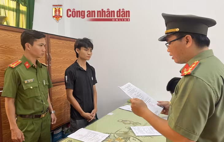 Cơ quan điều tra tống đạt các quyết định tố tụng đối với Hải.