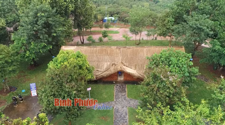 Nhà Dài tại Khu bảo tồn văn hóa dân tộc S’tiêng sóc Bom Bo, một trong những di sản văn hóa của người S’tiêng