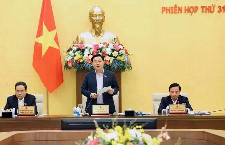 Chủ tịch Quốc hội Vương Đình Huệ phát biểu bế mạc phiên họp. (Ảnh: Nhan Sáng/TTXVN)