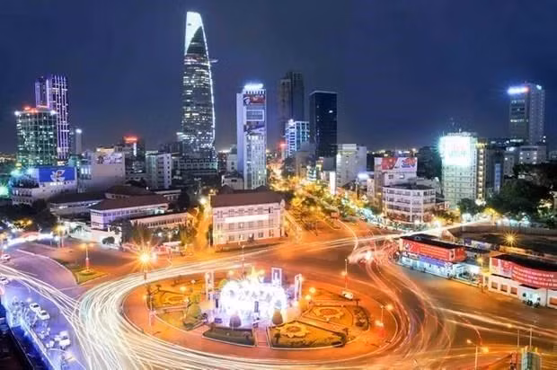 Thành phố Hồ Chí Minh đã đẩy mạnh tổ chức kết nối cung cầu bán lẻ hàng hoá, theo đó giá tiêu dùng các mặt hàng thiết yếu có xu hướng thấp hơn so với Hà Nội. (Ảnh: Vietnam+)