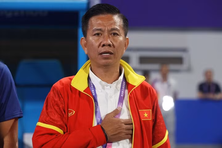 HLV Hoàng Anh Tuấn gọi thêm cầu thủ lên U23 Việt Nam.