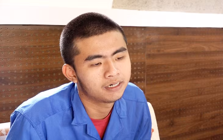 Lê Anh Kiệt bị bắt giam do dùng dao rượt chém người gây náo loạn phiên tòa - Ảnh: TIẾN VĂN
