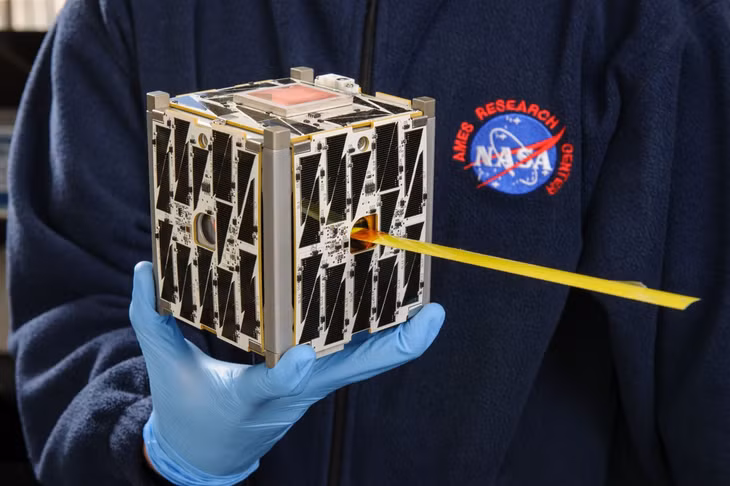 Các loại vệ tinh cỡ nhỏ đang ngày càng chiếm ưu thế vì ưu điểm của chúng (Ảnh: NASA).