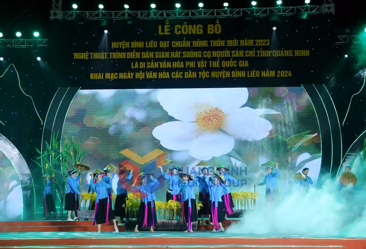 Làn điệu Soóng Cọ của người Sán Chỉ, tỉnh Quảng Ninh biểu diễn tại buổi lễ (3-2024). Ảnh: Thu Chung