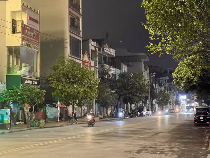 Nhiều nhà dân khu vực phường Cao Thắng tắt các thiết bị điện không cần thiết.