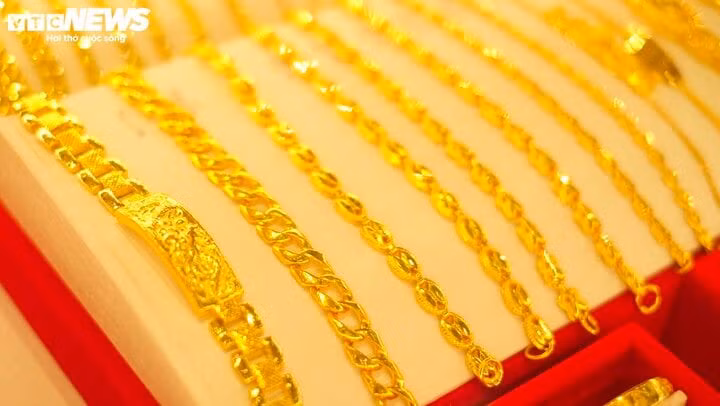Giá vàng thế giới đang neo ở mức cao. (Ảnh minh họa)