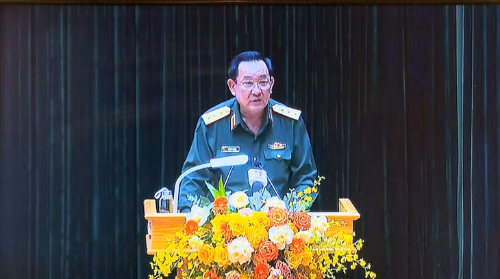 Thượng tướng Võ Minh Lương, Ủy viên Trung ương Đảng, Ủy viên Thường vụ Quân ủy Trung ương, Thứ trưởng Bộ Quốc phòng phát biểu kết luận Hội nghị.
