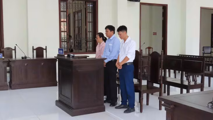 Ba bị cáo tại tòa án. Ảnh: Dương Bình
