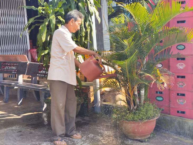 Nhờ Ích Tâm Khang, chú Bảy đã có thể vui vẻ, khỏe mạnh hơn.