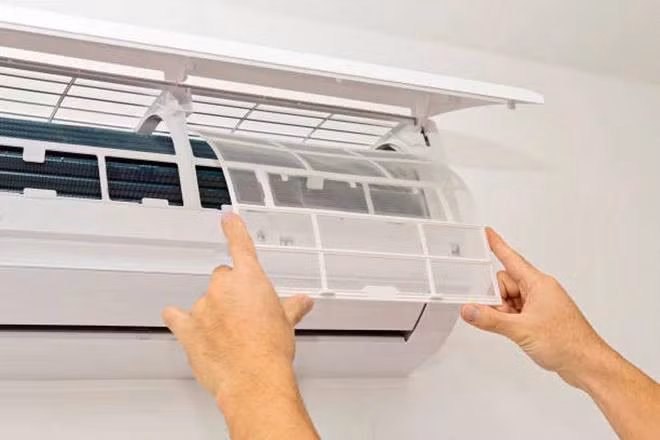 Bảo dưỡng và làm sạch hệ thống HVAC định kỳ, thường xuyên để ngăn ngừa nấm mốc. (Ảnh: iStock)