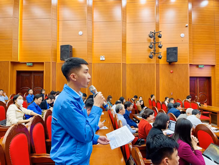 Đoàn viên thanh niên tham gia phát biểu ý kiến tại hội nghị đối thoại.