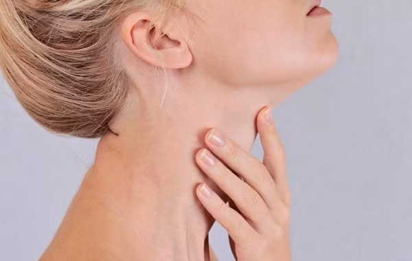 ThS.BS. Tôn Thất Kha - Trưởng khoa Điều trị tích cực, Bệnh viện Nội tiết Trung ương khuyến cáo người bệnh mắc Basedow cần hết sức lưu ý khi sử dụng thuốc. Ảnh minh họa: Internet