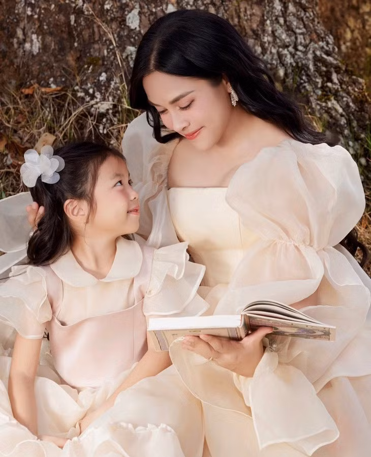 Ngọc Mai và con gái - Ảnh: NVCC