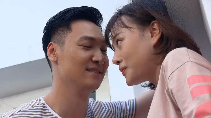 Mạnh Trường bị đánh giá là diễn xuất một màu.