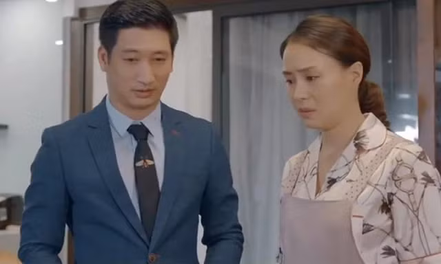 Tạo hình của Ngọc Quỳnh và Hồng Diễm trong "Hoa hồng trên ngực trái"
