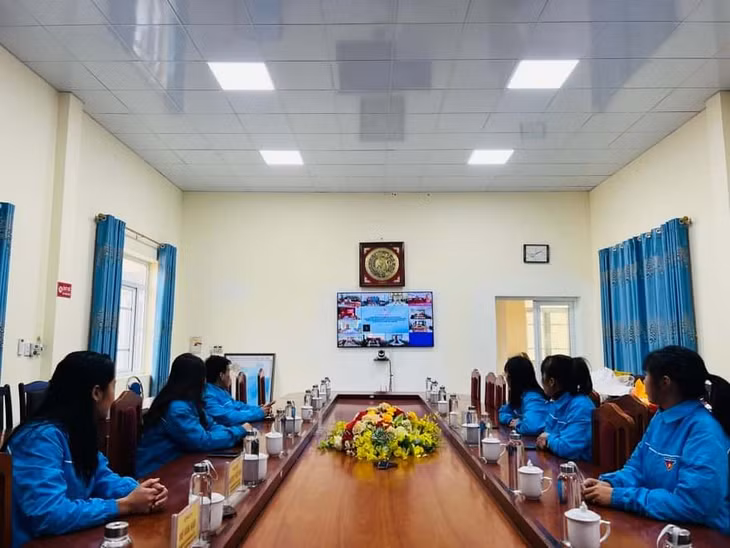 Một buổi tập huấn chuyển đổi số của ĐVNT huyện Vân Đồn. Ảnh: Đoàn Thanh niên huyện Vân Đồn cung cấp.