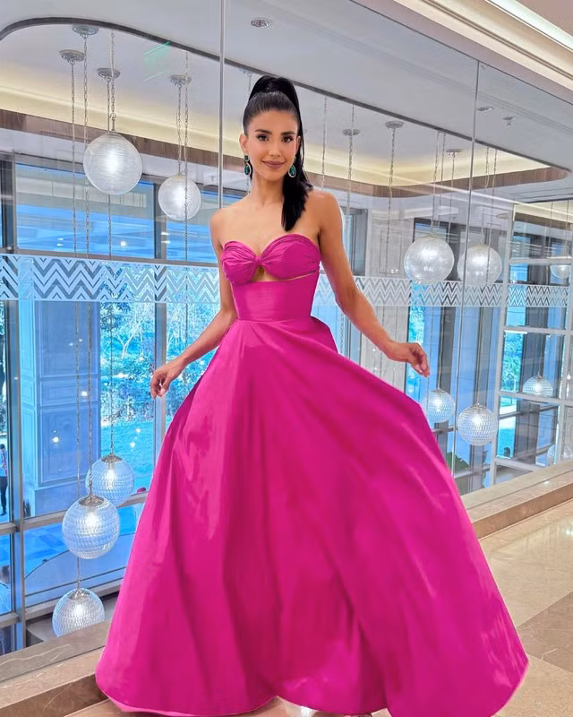 Lucía Arellano, đến từ Peru