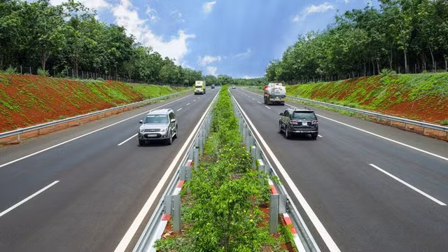 Nghị định số 30/2024/NĐ-CP quy định rõ điều kiện để phương tiện cơ giới nước ngoài tham gia giao thông tại Việt Nam (Ảnh minh họa).