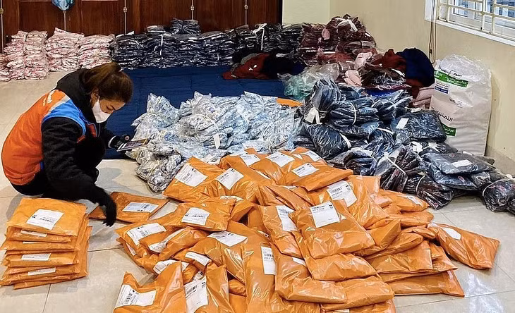 Chính sách đổi trả mới của Shopee bị cho là có bất cập với người bán. Ảnh minh họa
