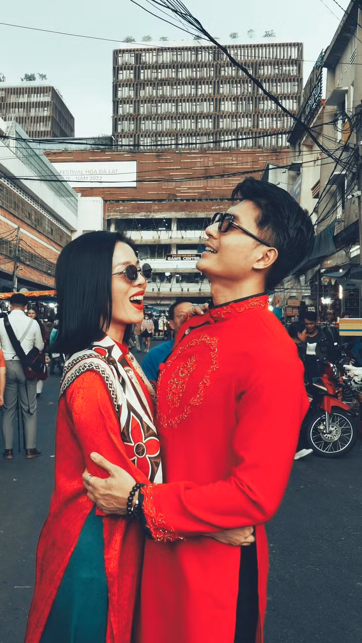 Đã nổi tiếng, đã giàu có, đã hát hay, đã thon gọn, lại còn được bạn trai trẻ đẹp say đắm. Phải chăng đây là một trong những nguyên nhân khiến Lệ Quyên bị ghét?