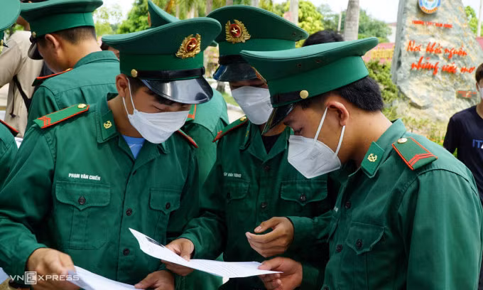 Thí sinh dự thi tốt nghiệp THPT năm 2022 tại Thanh Hoá, hôm 6/7. Ảnh:L ê Hoàng