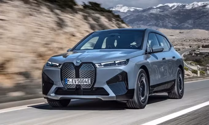 BMW iX - SUV điện hiệu suất cao sạc một lần đi được 600km
