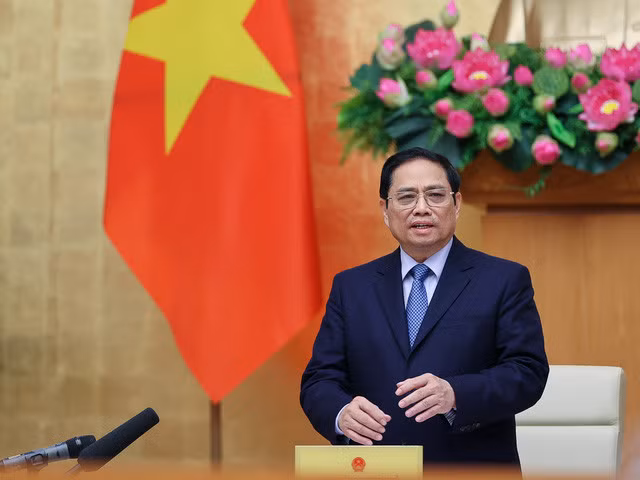 Thủ tướng Phạm Minh Chính chỉ đạo các nhiệm vụ, giải pháp đồng bộ trong thời gian tới. Ảnh: VGP/Nhật Bắc
