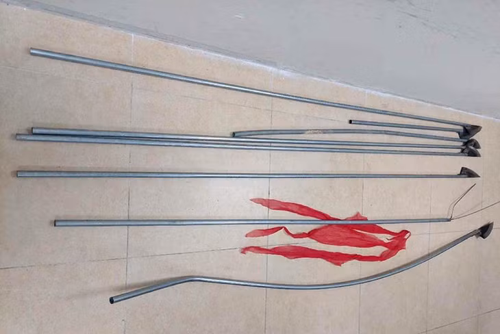 Nhiều hung khí các đối tượng sử dụng trong vụ hỗn chiến