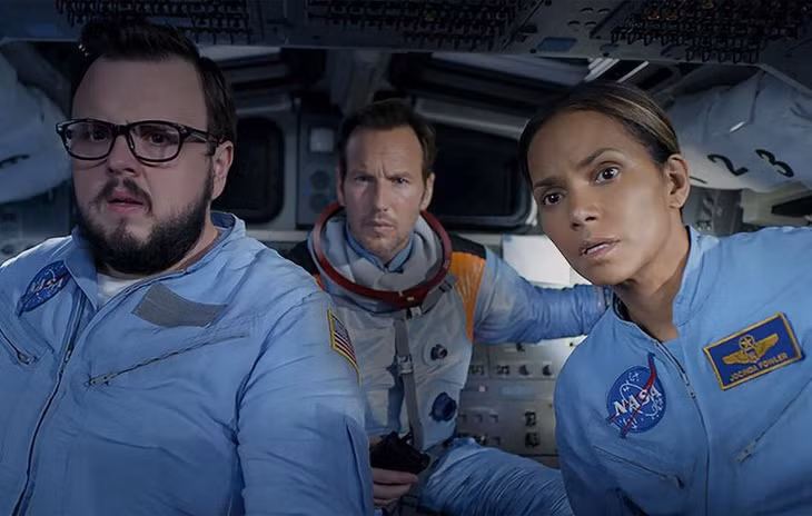 “Trăng rơi” đánh dấu sự trở lại của nàng “miêu nữ” Halle Berry. Ảnh: Xinhua