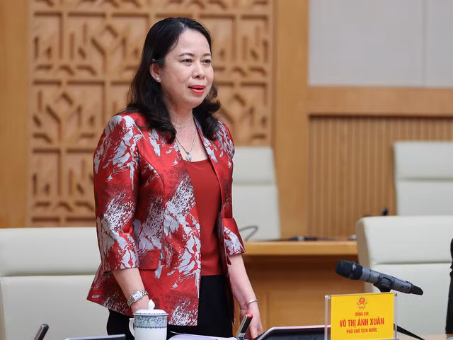 Phó Chủ tịch nước Võ Thị Ánh Xuân cho biết, cán bộ và nhân dân cả nước hoan nghênh, đồng tình, phấn khởi trước những hoạt động, chỉ đạo, điều hành quyết liệt, linh hoạt của Chính phủ, Thủ tướng Chính phủ khi thực hiện cùng lúc nhiều nhiệm vụ chính trị. Ảnh: VGP/Nhật Bắc