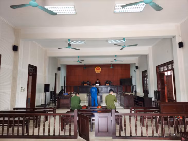 Quang cảnh phiên tòa.