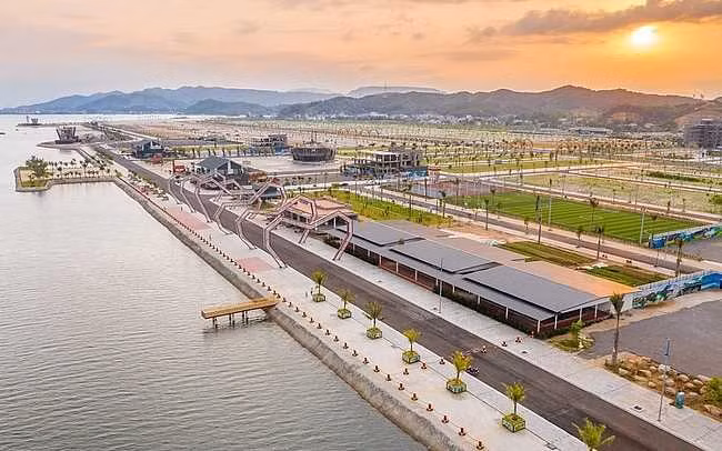 Khu đô thị Phương Đông hoàn thiện hạ tầng góp phần quan trọng vào thu ngân sách của huyện từ tiền sử dụng đất. Ảnh: Đỗ Hiền.