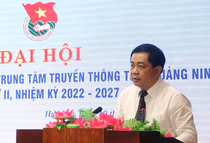 Đồng chí Mai Vũ Tuấn, Bí thư Đảng ủy, Giám đốc Trung tâm Truyền thông tỉnh phát biểu tại đại hội.