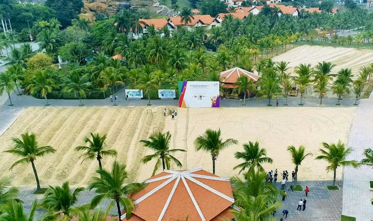 Bãi biển Khu du lịch Quốc tế Tuần Châu, nơi sẽ diễn ra các giải đấu bóng chuyền, bóng ném bãi biển trong khuôn khổ SEA Game 31 tại Quảng Ninh.