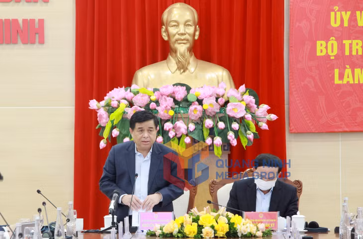 Bộ trưởng Bộ Kế hoạch và Đầu tư Nguyễn Chí Dũng phát biểu chỉ đạo tại buổi làm việc (3-2022). Ảnh: Thu Chung