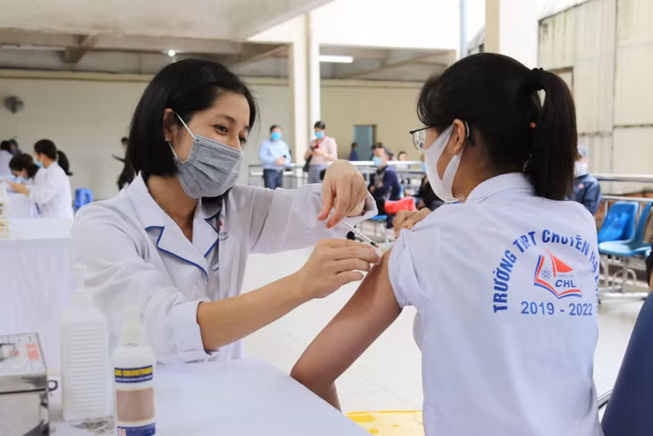 Toàn tỉnh hiện đã tiêm vắc-xin phòng Covid-19 cho 1.099.385 người. Ảnh chụp tại Bệnh viện Đa khoa tỉnh Quảng Ninh