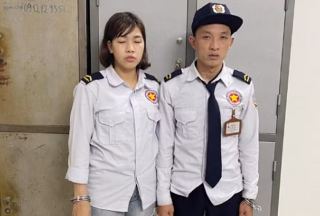 Tú và Mạnh tại trụ sở Cơ quan Công an.