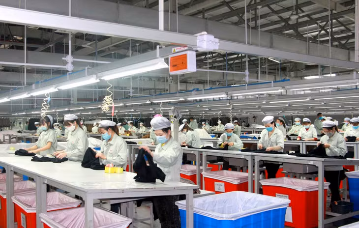 Công ty TNHH May mặc Hoa Lợi Đạt (KCN Cảng biển Hải Hà) duy trì ổn định hoạt động sản xuất, kinh doanh.