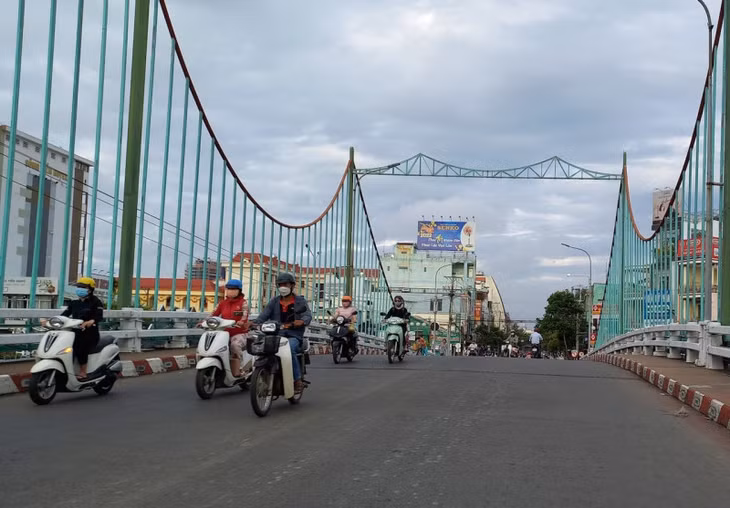 Cầu Quay, nơi xảy ra vụ nổ súng.