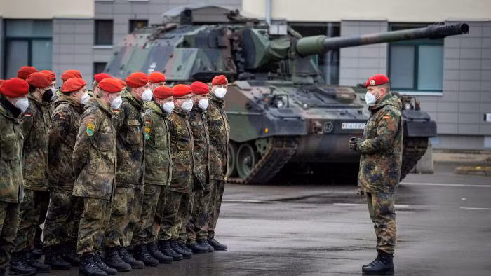 Các nước Baltic nằm giữa Nga và Belarus. Nhiều người ở đây lo lắng rằng nếu Ukraine thất thủ, họ có thể là người tiếp theo. Trong ảnh, binh sĩ Đức trong lực lượng NATO đóng tại căn cứ ở Litva. Ảnh: AP