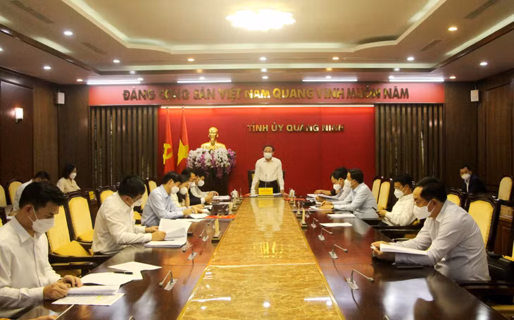 Quang cảnh cuộc họp.