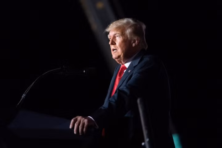 Cựu Tổng thống Mỹ Donald Trump trong một bài phát biểu trước người ủng hộ gần. (Ảnh: Getty)