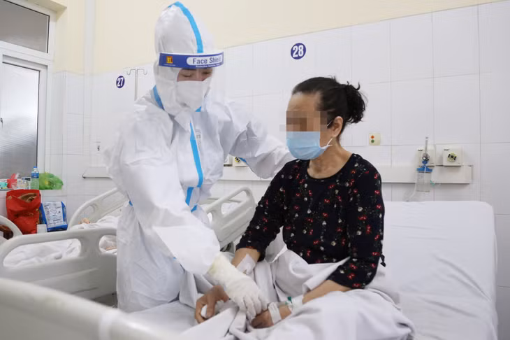 Bệnh nhân bị nhồi máu não phục hồi tích cực sau can thiệp lấy huyết khối. Ảnh do bệnh viện cung cấp